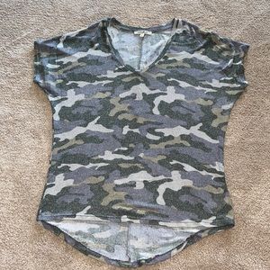 EXPRESS Short Sleeve Camouflage Shirt